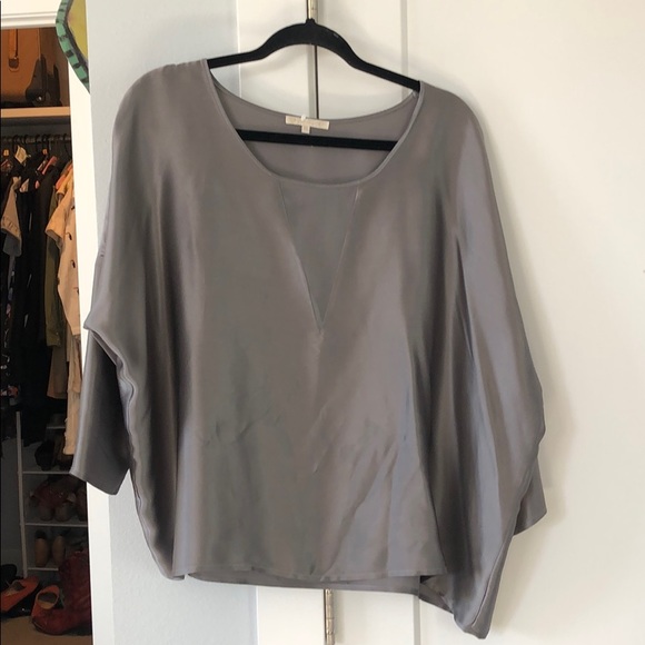Gorgeous Grey silk satin blouse - Picture 2 of 4